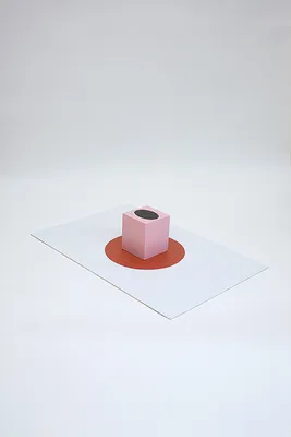 Flag (dotted) and Tissue Box (pink)